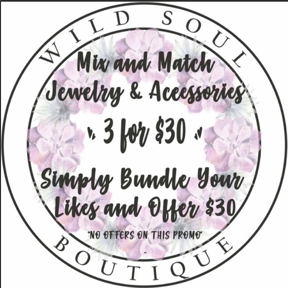 Boho Stripe Rhinestone Necklace - Picture 4 of 4